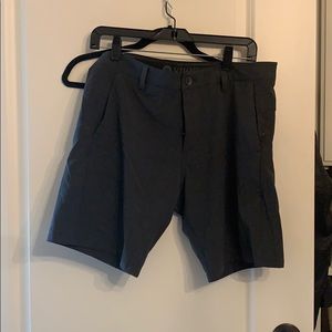 Vuori barely worn men’s grey aim shorts